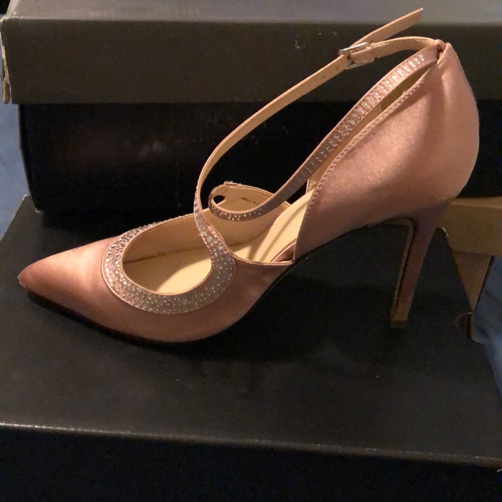 Heels - Picture 2 of 2